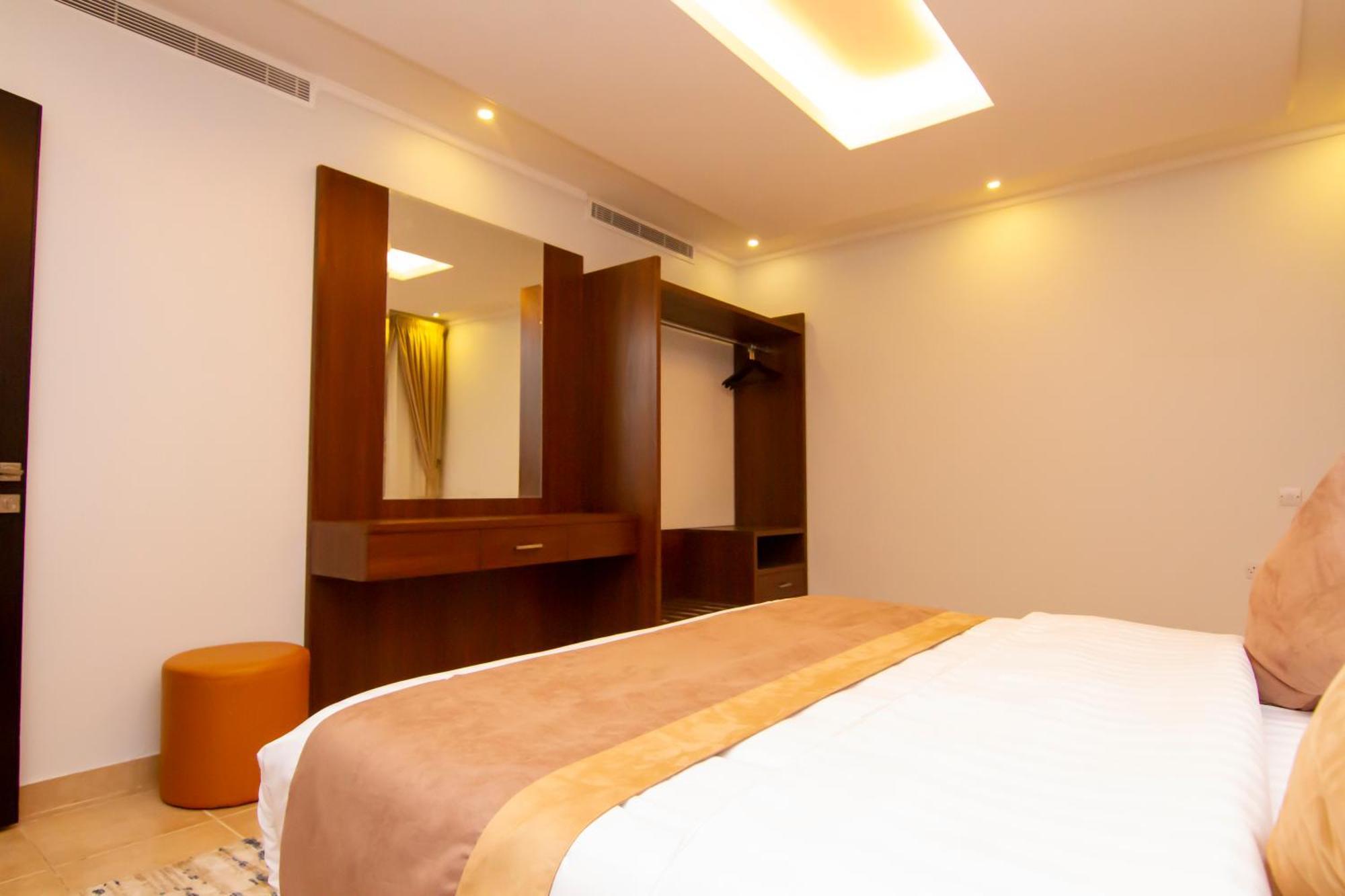 ال متعب سويتس المرسلات Aparthotel Riyadh Exterior photo